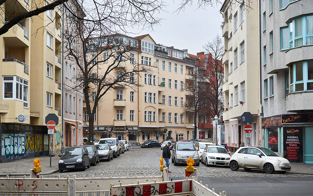 Foto: Einfahrt Donaustraße an Reuterstraße heute.