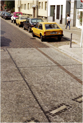 Foto: Mehrzweckstreifen Mariannenstraße in Berlin. 