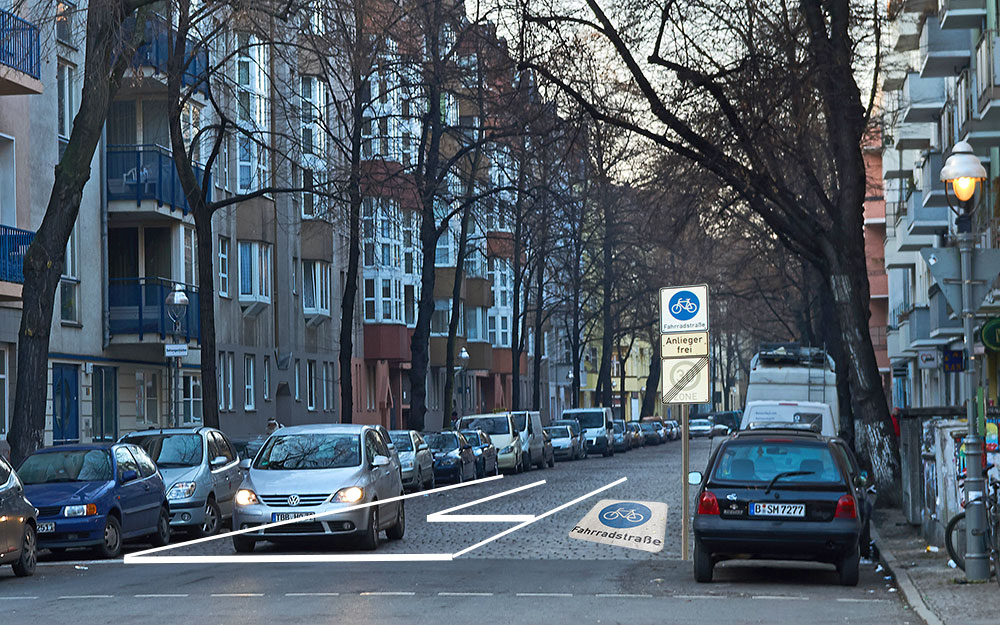 Fotomontage: Donaustraße Ecke Fuldastraße mit Fahrradstraßenbeschilderung und aufgeweitetem Fahrradaufstellstreifen.