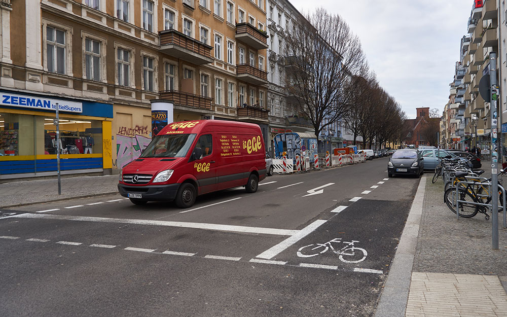 Foto: Einfahrt Herrfurthstraße vor Änderung.