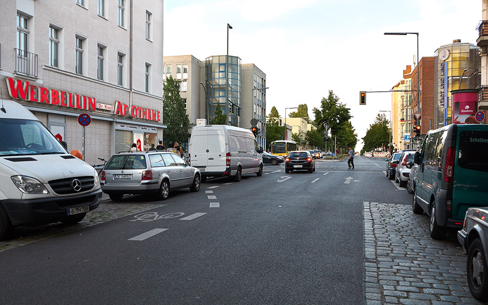 Foto: Ausfahrt Herrfurthstraße nach Änderung.