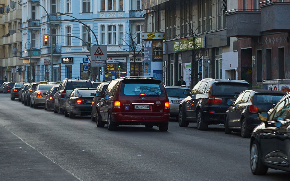 Foto: Reuterstraße Ausfahrt zur Karl-Marx-Straße.